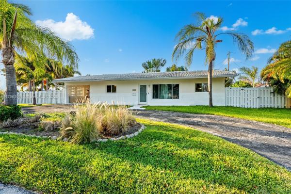 Lighthouse Manor, 2231 NE 38th St 0, Lighthouse Point, Florida 33064, image 1
