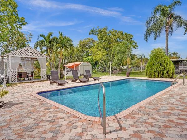 Hammon Heights, 717 E River Dr, Margate, Florida 33063, image 1