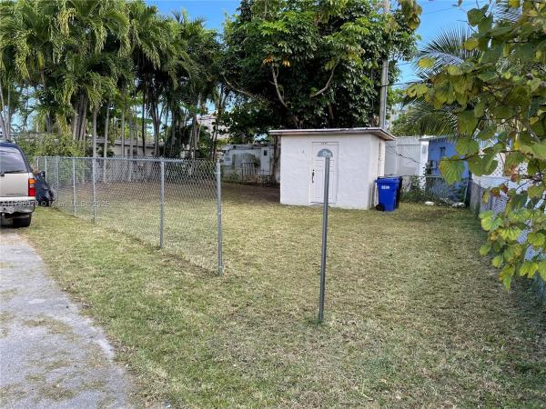 Trailer City, 2244 NE 136th St, North Miami Beach, Florida 33181, image 1