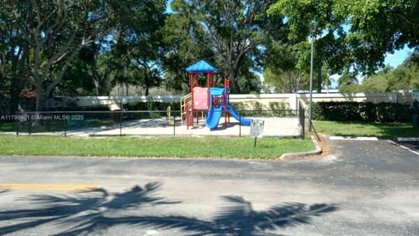 Banyan Oakridge, 3196 SW 50th St, Dania Beach, Florida 33312, image 2