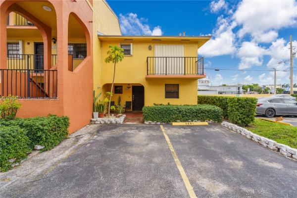 Carmel Townhomes, 5061 W 12th Ln #E-10, Hialeah, Florida 33012, image 1