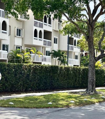 Village Of Kings Creek, 7701 Camino Real #A-401, Glenvar Heights, Florida 33143, image 2