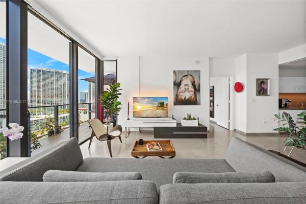 Reach Brickell City Centre, 68 SE 6th St #1708, Miami, Florida 33131, image 1