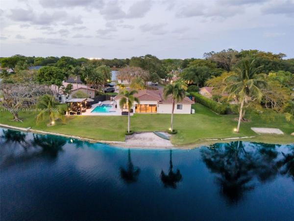 Miami Lakes Residential, 14120 Leaning Pine Dr, Miami Lakes, Florida 33014, image 1