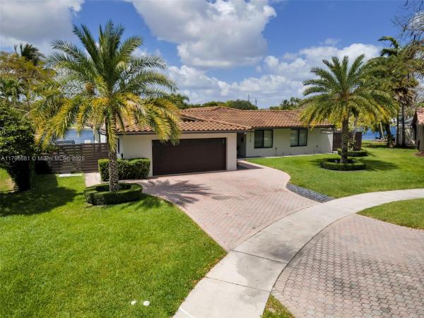Miami Lakes Residential, 14120 Leaning Pine Dr, Miami Lakes, Florida 33014, image 2