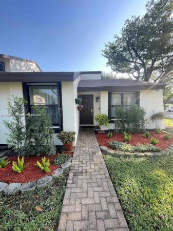 Woodgate West, 12815 SW 71st Ln, Kendale Lakes, Florida 33183, image 3