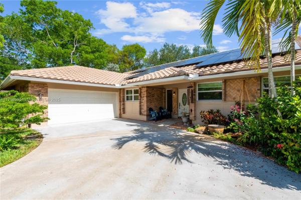 Hawkes Bluff, 15941 Cobblestone Ct, Davie, Florida 33331, image 1