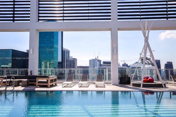 Centro, 151 SE 1st St #1903, Miami, Florida 33131, image 1