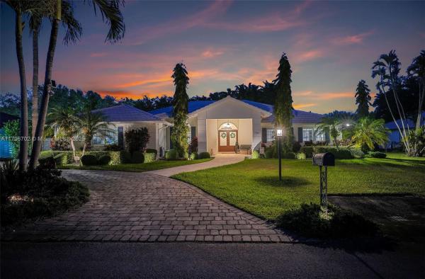 Kings Cove, 7361 SW 165th St, Palmetto Bay, Florida 33157, image 1