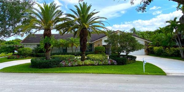 Lago Mar Colony, 13021 NW 1st St, Plantation, Florida 33325, image 1