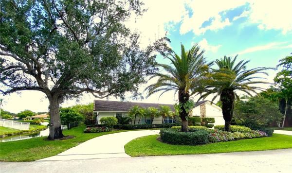 Lago Mar Colony, 13021 NW 1st St, Plantation, Florida 33325, image 3