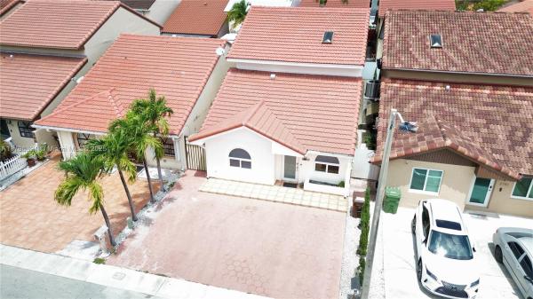 Alameda By The Lake, 2765 W 54th St, Hialeah, Florida 33016, image 1