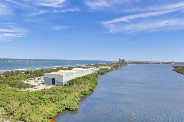Arlen House Central, 300 Bayview Dr #PH10, Sunny Isles Beach, Florida 33160, image 1