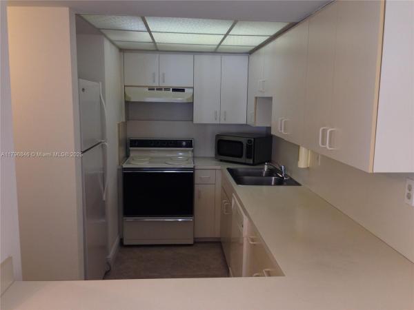 Arbor Courts, 14351 SW 97th Ln, The Hammocks, Florida 33186, image 3