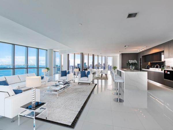 Paramount Miami Worldcenter, 851 NE 1st Ave Ph #5011, Miami, Florida 33132, image 1