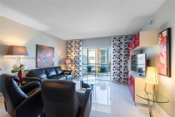 Mar-Len Gardens, 16900 NE 14th Ave #201, North Miami Beach, Florida 33162, image 2