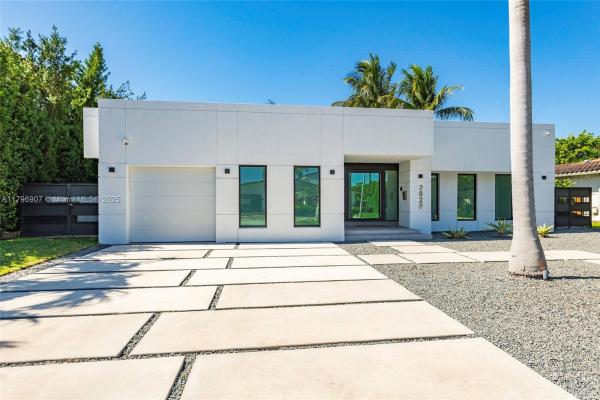 2020 NE 121st Rd, Miami, Florida 33181, image 1