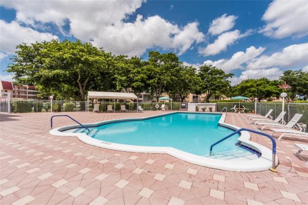 Oriole Golf & Tennis Club 2, 1005 Country Club Dr #307, Margate, Florida 33063, image 2