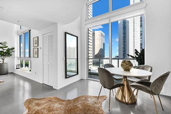 Met 1, 300 S Biscayne Blvd #L-1232, Miami, Florida 33131, image 1