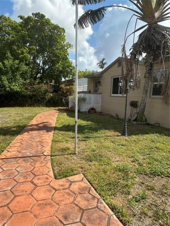 201 Ludlam Dr, Miami, Florida 33166, image 1
