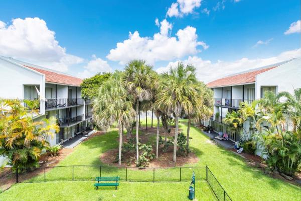 The Palms At Forest Hills, 2930 Forest Hills Blvd #B108, Coral Springs, Florida 33065, image 1