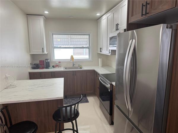 825 NE 6th St #1-2, Hallandale Beach, Florida 33009, image 1