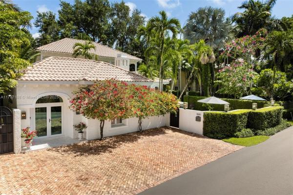 Ye Little Wood, 3845 Wood Ave, Miami, Florida 33133, image 2