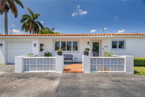 Darlington Manor, 9621 SW 59th Ter, Sunset, Florida 33173, image 2