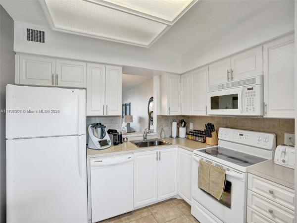 Palm Lakes, 7431 NW 1st St #407, Margate, Florida 33063, image 1