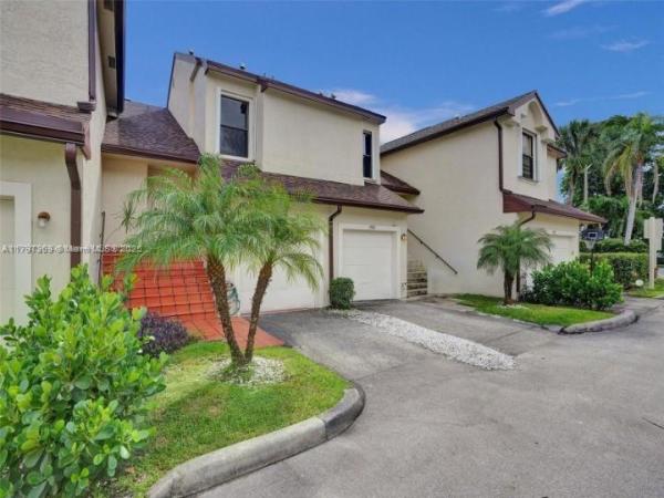 The Park At Tanglewood Lakes, 9570 SW 3rd Ct, Pembroke Pines, Florida 33025, image 3