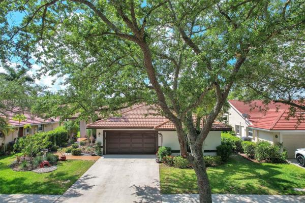 Sunset Springs, 808 Hampton Ct, Weston, Florida 33326, image 2