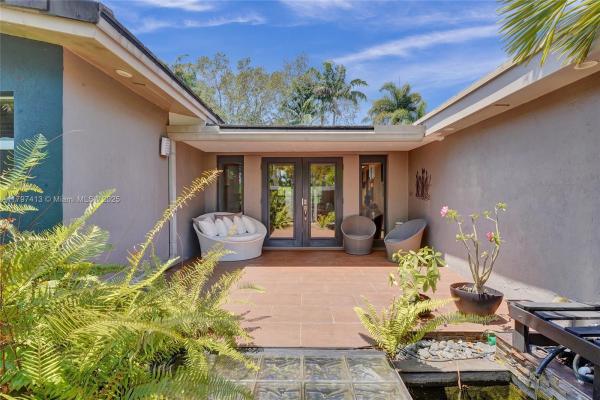 Middle River Manor, 2213 NE 17th Ave, Wilton Manors, Florida 33305, image 3