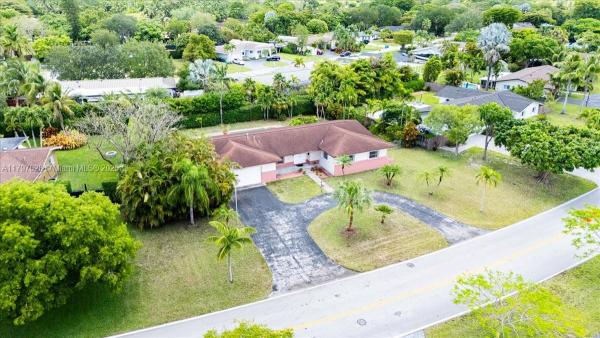 Pine Shore, 12231 SW 112th Ave, Kendall, Florida 33176, image 1