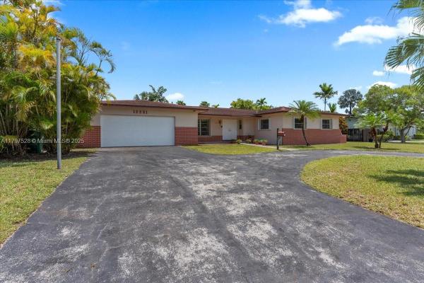 Pine Shore, 12231 SW 112th Ave, Kendall, Florida 33176, image 3