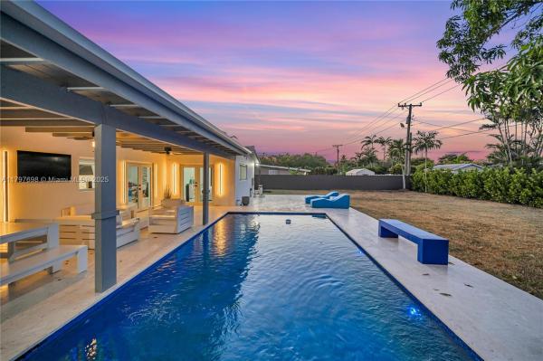 Armstrong, 8501 SW 142nd St, Palmetto Bay, Florida 33158, image 2