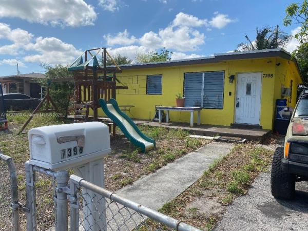 Boulevard Estates, 7398 Garfield St, Hollywood, Florida 33024, image 1