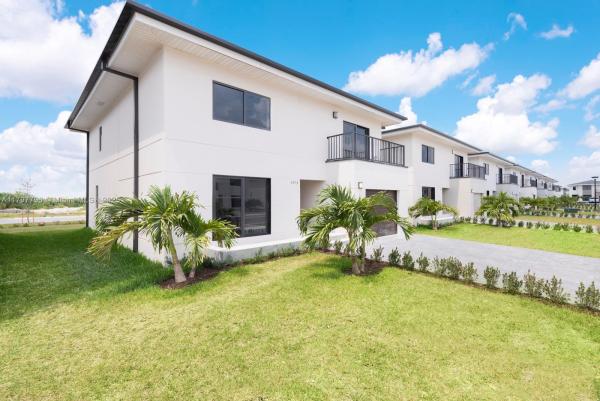 On Alba, 1313 NW 1st St, Florida City, Florida 33034, image 1