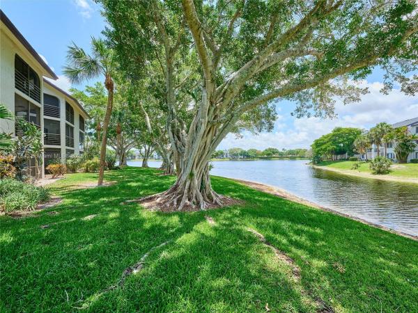 5380 Cedar Lake Dr #204, Boynton Beach, Florida 33437, image 1