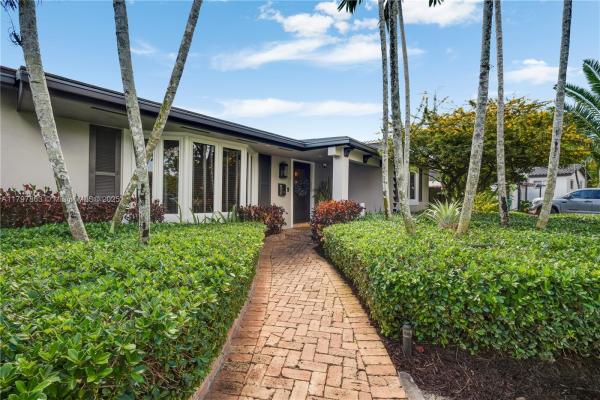 Kendale South, 10921 SW 102nd Ct, Kendall, Florida 33176, image 2