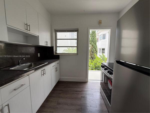 291 Navarre Ave #4, Coral Gables, Florida 33134, image 1