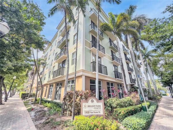 Regent Park At Young Circle, 1900 Van Buren St #105B, Hollywood, Florida 33020, image 1