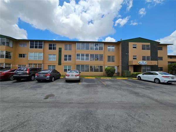 110 Royal Palm Rd #114, Hialeah, Florida 33016, image 1