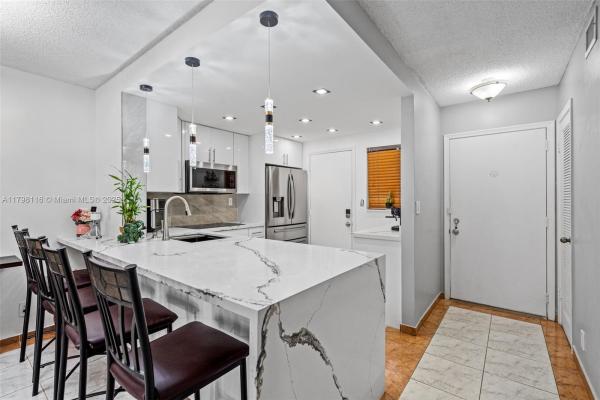 Meadowbrook Towers, 421 NE 14th Ave #103, Hallandale Beach, Florida 33009, image 1