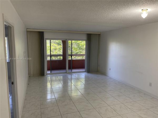 Village Of Kings Creek, 7860 Camino Real #L-407, Glenvar Heights, Florida 33143, image 2