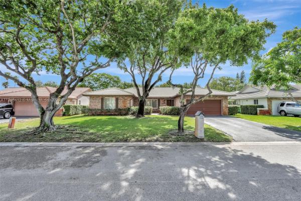 Cypress Glen, 295 NW 107th Ave, Coral Springs, Florida 33071, image 1