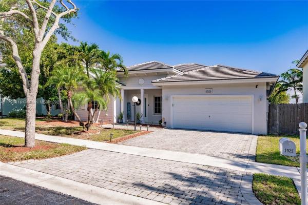 2925 NE 4th St, Homestead, Florida 33033, image 1