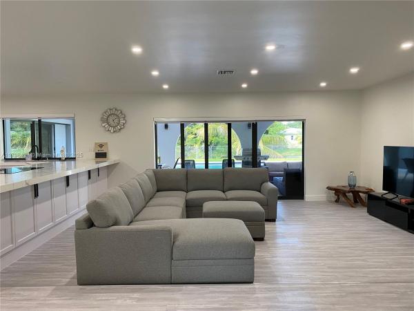 Royal Palm Estates, 810 SW 66th Ave, Plantation, Florida 33317, image 1
