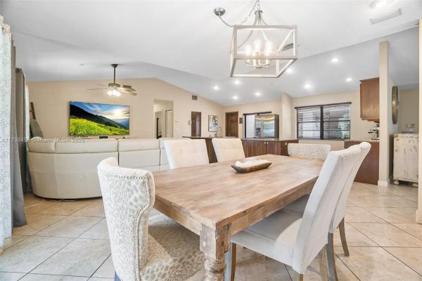 Weitzer Shauna Meadows, 15251 SW 154th Ave, Richmond West, Florida 33187, image 2
