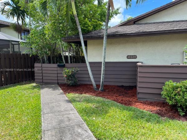 Monterrey Villas, 10600 SW 71st Ln, Sunset, Florida 33173, image 3