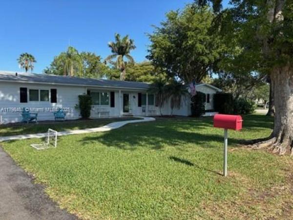 Garden Groves, 16195 SW 78th Ave, Palmetto Bay, Florida 33157, image 1
